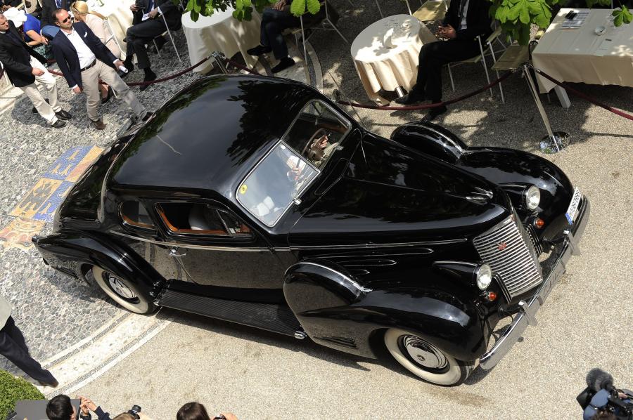  Cadillac Series 90 Fleetwood Coupe 1938 года  (фото 1 из 5)